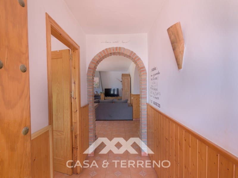 3 sovrum Villa till salu i Sayalonga med pool garage - 390 000 € (Ref: 8487864)