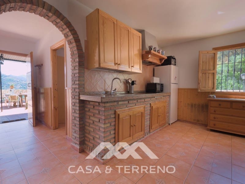 3 sovrum Villa till salu i Sayalonga med pool garage - 390 000 € (Ref: 8487864)