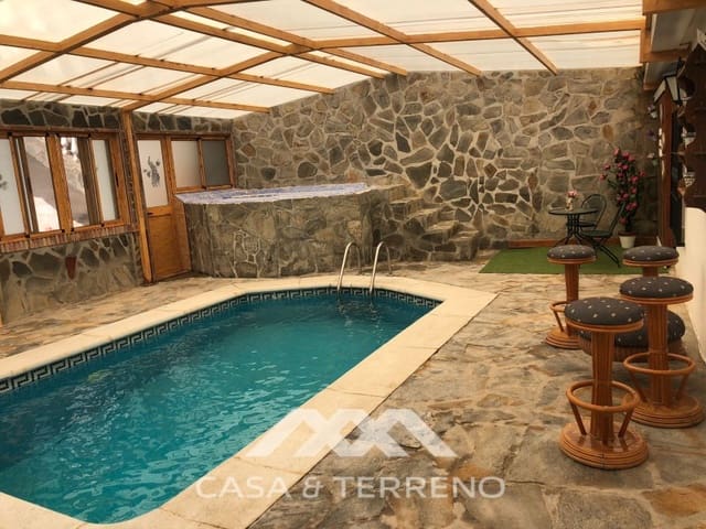 3 sovrum Villa till salu i Sayalonga med pool garage - 390 000 € (Ref: 8487864)