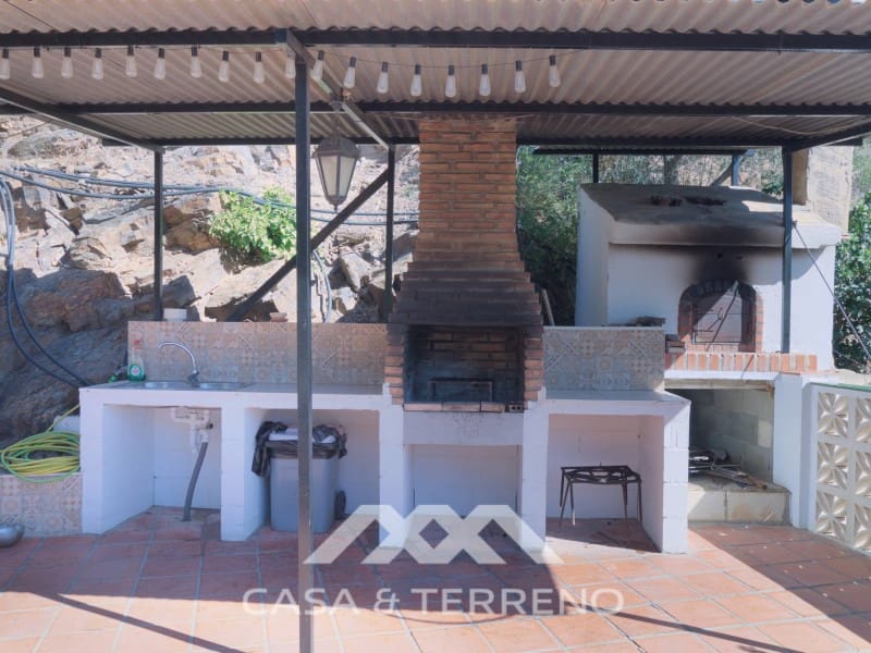 3 sovrum Villa till salu i Sayalonga med pool garage - 390 000 € (Ref: 8487864)