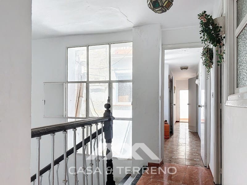 10 bedroom Guesthouse/B & B for sale in Velez-Malaga - € 375,000 (Ref: 8489098)