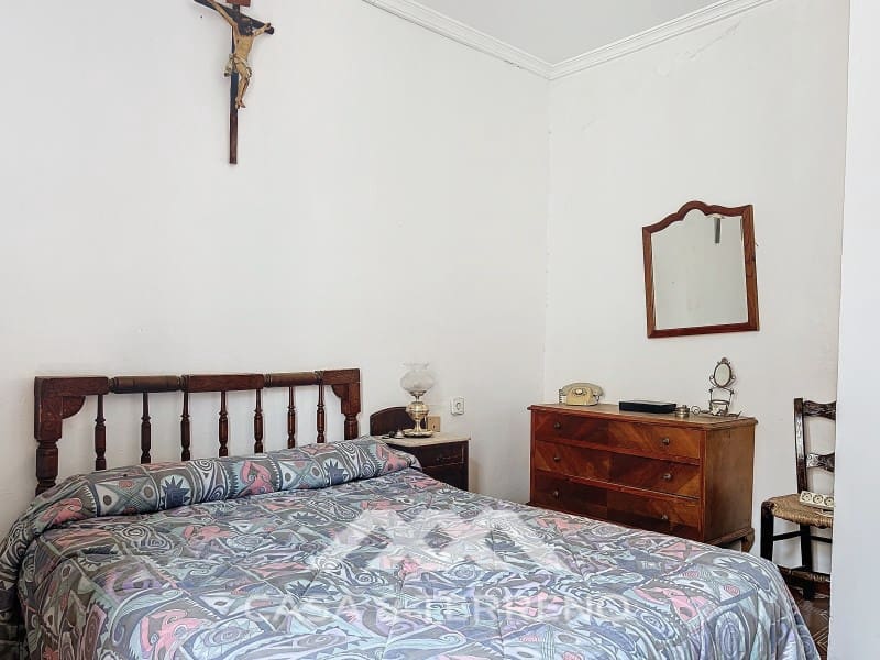 10 bedroom Guesthouse/B & B for sale in Velez-Malaga - € 375,000 (Ref: 8489098)