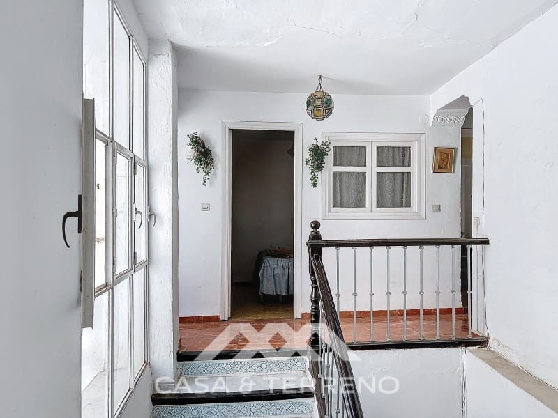 10 bedroom Guesthouse/B & B for sale in Velez-Malaga - € 375,000 (Ref: 8489098)