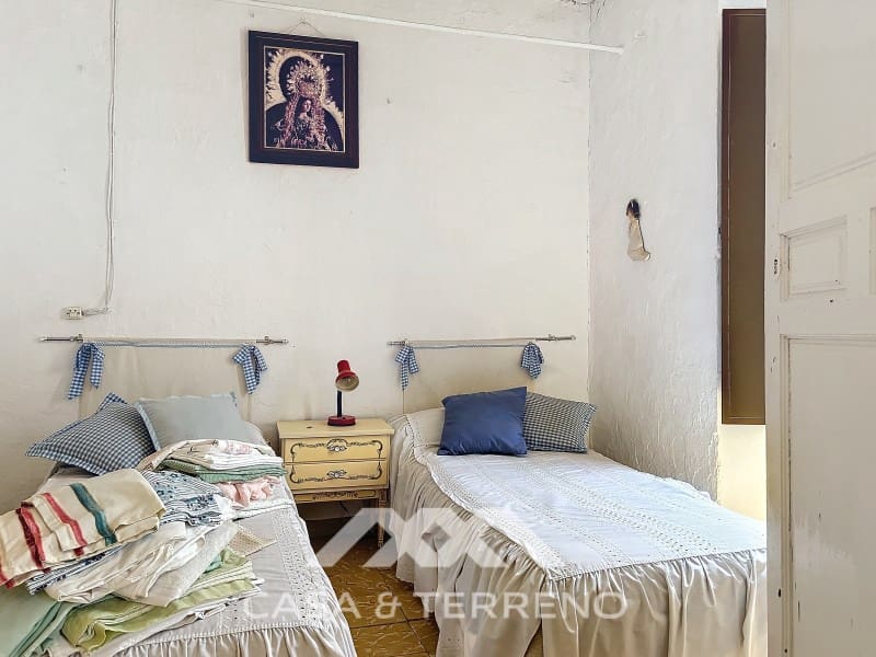 10 bedroom Guesthouse/B & B for sale in Velez-Malaga - € 375,000 (Ref: 8489098)
