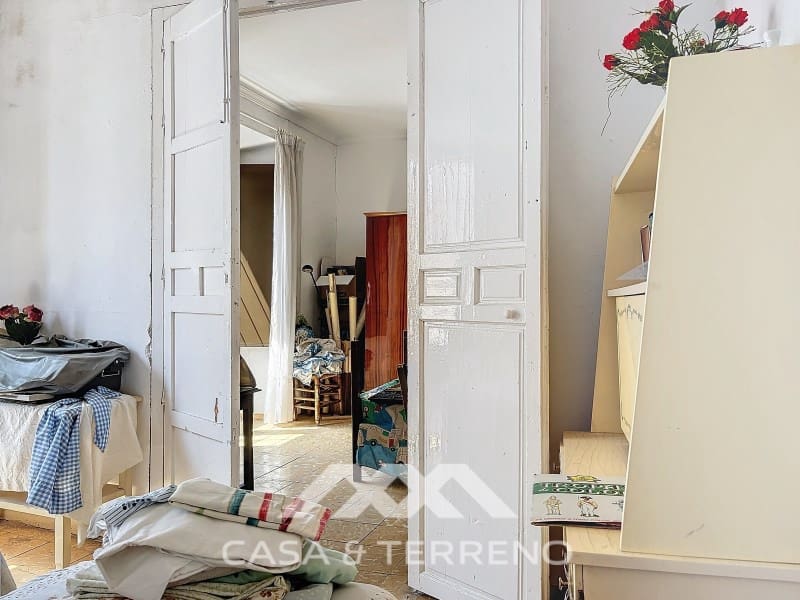 10 bedroom Guesthouse/B & B for sale in Velez-Malaga - € 375,000 (Ref: 8489098)