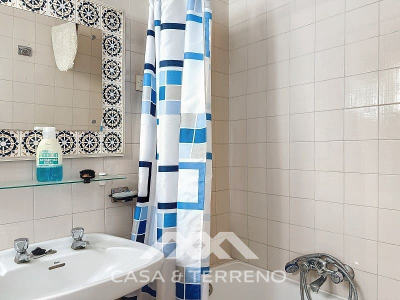 10 bedroom Guesthouse/B & B for sale in Velez-Malaga - € 375,000 (Ref: 8489098)