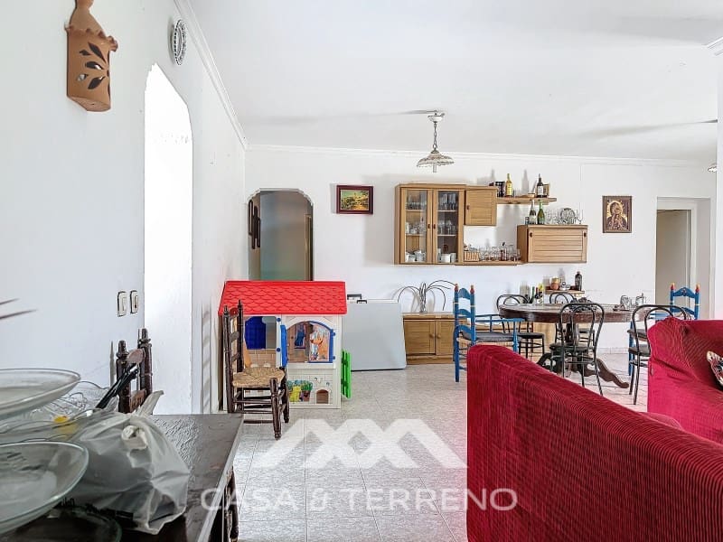 10 bedroom Guesthouse/B & B for sale in Torre del Mar with pool - € 425,000 (Ref: 8489099)