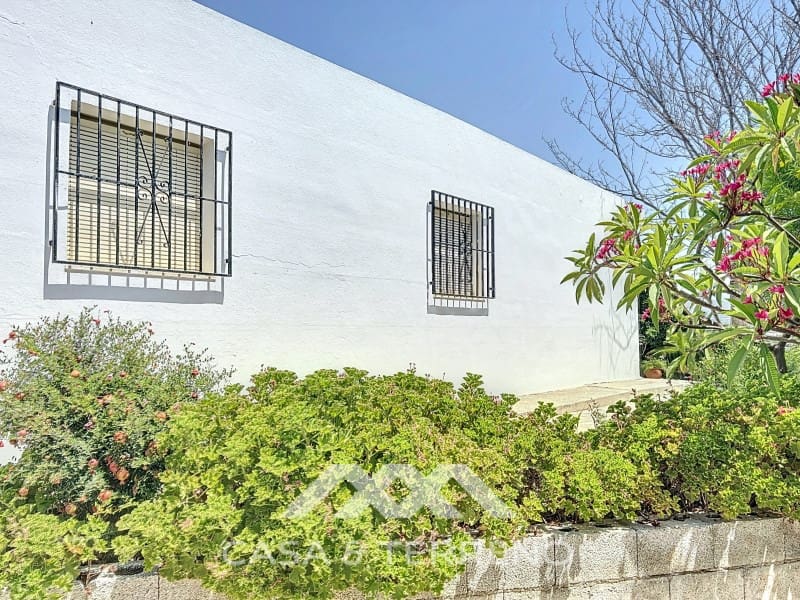 10 bedroom Guesthouse/B & B for sale in Torre del Mar with pool - € 425,000 (Ref: 8489099)