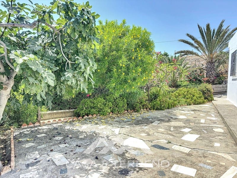 10 bedroom Guesthouse/B & B for sale in Torre del Mar with pool - € 425,000 (Ref: 8489099)