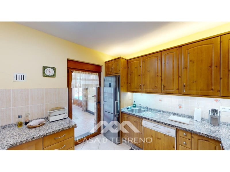 7 soverom Gjestgiveri/B&B til salgs i Iznate med svømmebasseng garasje - € 1 352 000 (Ref: 8490937)