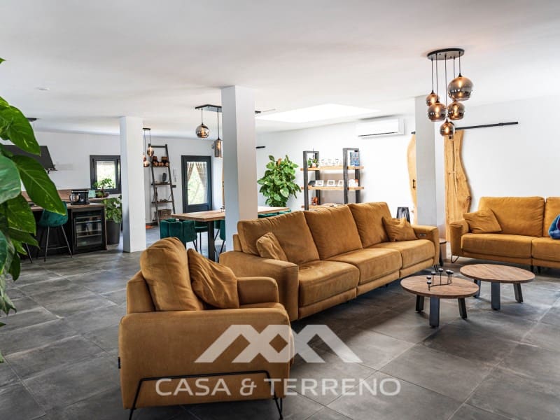 3 soveværelse Villa til salg i Velez-Malaga med garage - € 1.225.000 (Ref: 8498990)