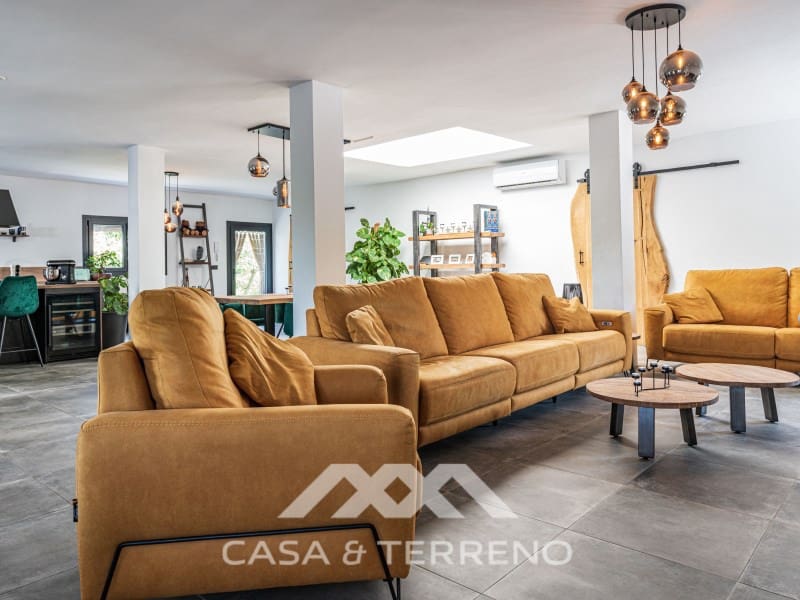 3 soveværelse Villa til salg i Velez-Malaga med garage - € 1.225.000 (Ref: 8498990)