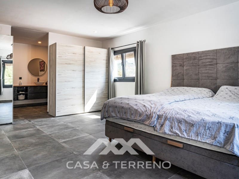 3 soveværelse Villa til salg i Velez-Malaga med garage - € 1.225.000 (Ref: 8498990)