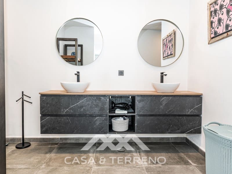 3 soveværelse Villa til salg i Velez-Malaga med garage - € 1.225.000 (Ref: 8498990)