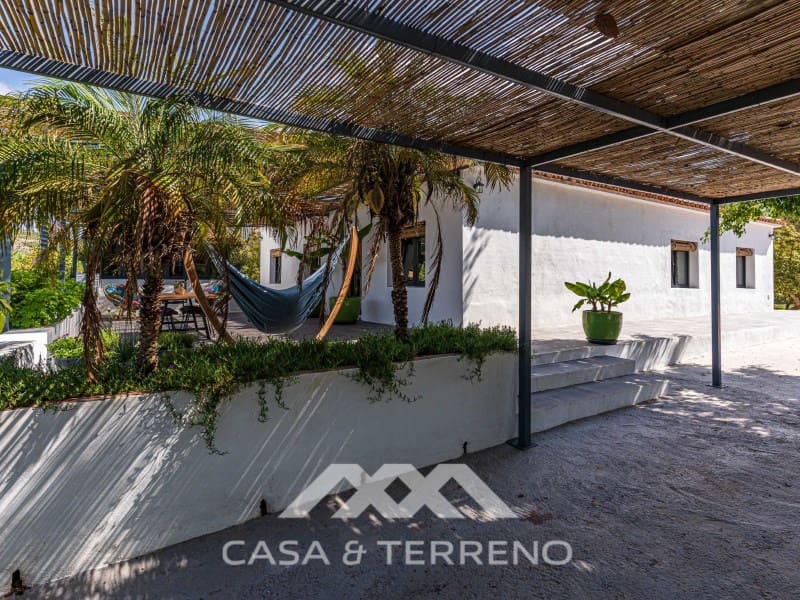 3 soveværelse Villa til salg i Velez-Malaga med garage - € 1.225.000 (Ref: 8498990)