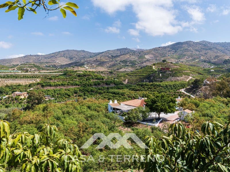 3 soveværelse Villa til salg i Velez-Malaga med garage - € 1.225.000 (Ref: 8498990)