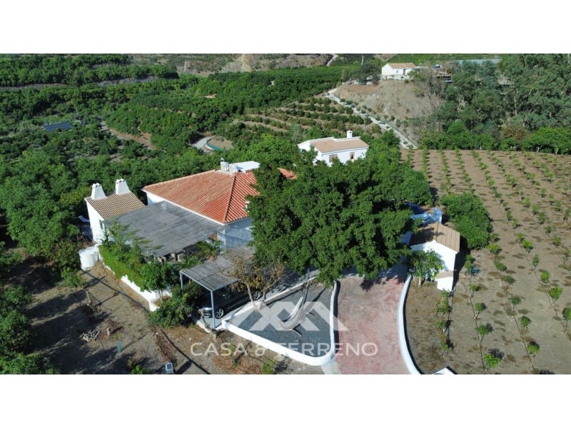 3 soveværelse Villa til salg i Velez-Malaga med garage - € 1.225.000 (Ref: 8498990)