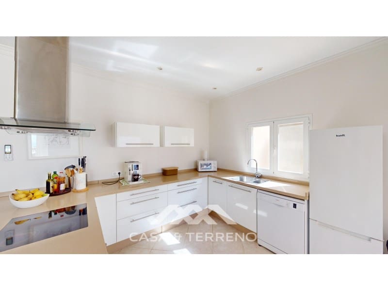 5 soveværelse Villa til salg i Algarrobo med swimmingpool - € 585.000 (Ref: 8545051)