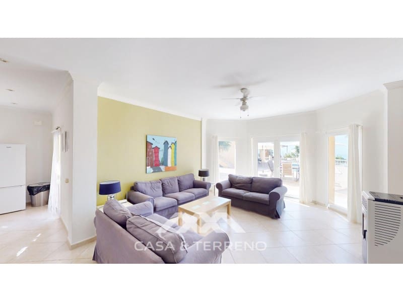 5 soveværelse Villa til salg i Algarrobo med swimmingpool - € 585.000 (Ref: 8545051)