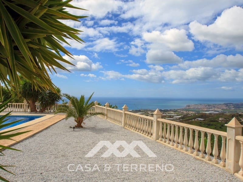 5 soveværelse Villa til salg i Algarrobo med swimmingpool - € 585.000 (Ref: 8545051)