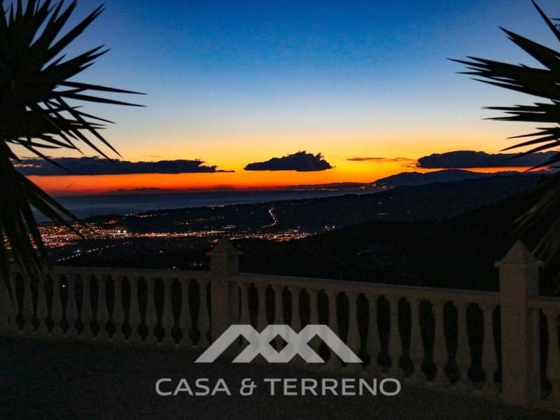 5 soveværelse Villa til salg i Algarrobo med swimmingpool - € 585.000 (Ref: 8545051)