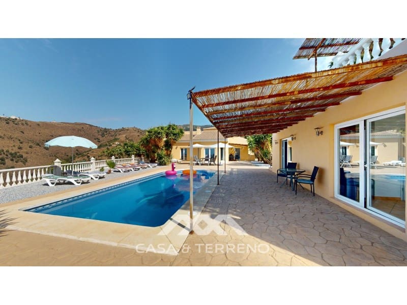 5 soveværelse Villa til salg i Algarrobo med swimmingpool - € 585.000 (Ref: 8545051)