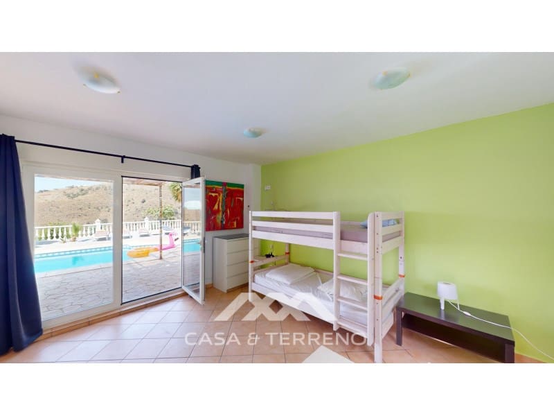 5 soveværelse Villa til salg i Algarrobo med swimmingpool - € 585.000 (Ref: 8545051)