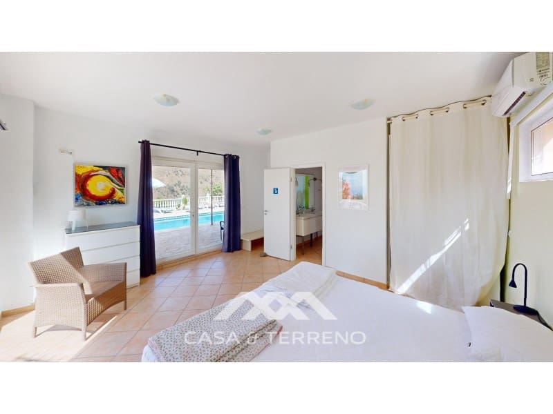 5 soveværelse Villa til salg i Algarrobo med swimmingpool - € 585.000 (Ref: 8545051)