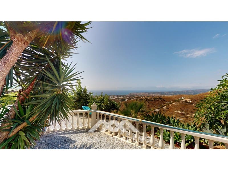 5 soveværelse Villa til salg i Algarrobo med swimmingpool - € 585.000 (Ref: 8545051)