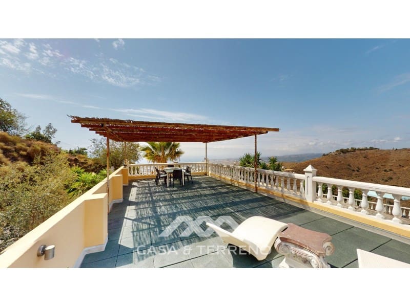 5 soveværelse Villa til salg i Algarrobo med swimmingpool - € 585.000 (Ref: 8545051)