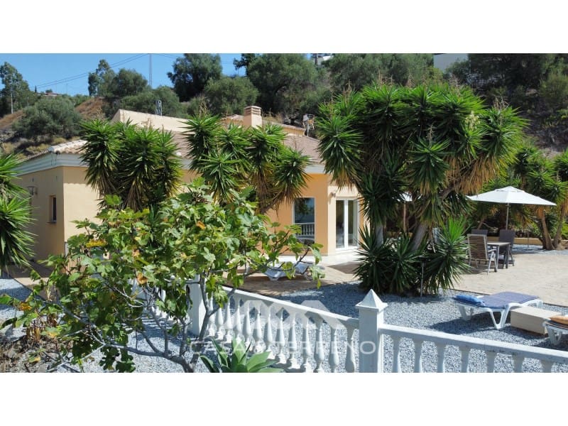 5 soveværelse Villa til salg i Algarrobo med swimmingpool - € 585.000 (Ref: 8545051)