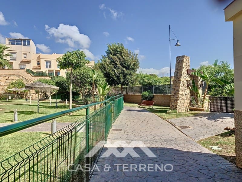 2 soveværelse Semi-Rækkehus til salg i Almayate - € 340.000 (Ref: 8549319)