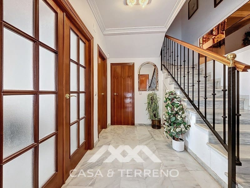 3 slaapkamer Halfvrijstaande villa te koop in Rincon de la Victoria met zwembad garage - € 563.000 (Ref: 8589315)