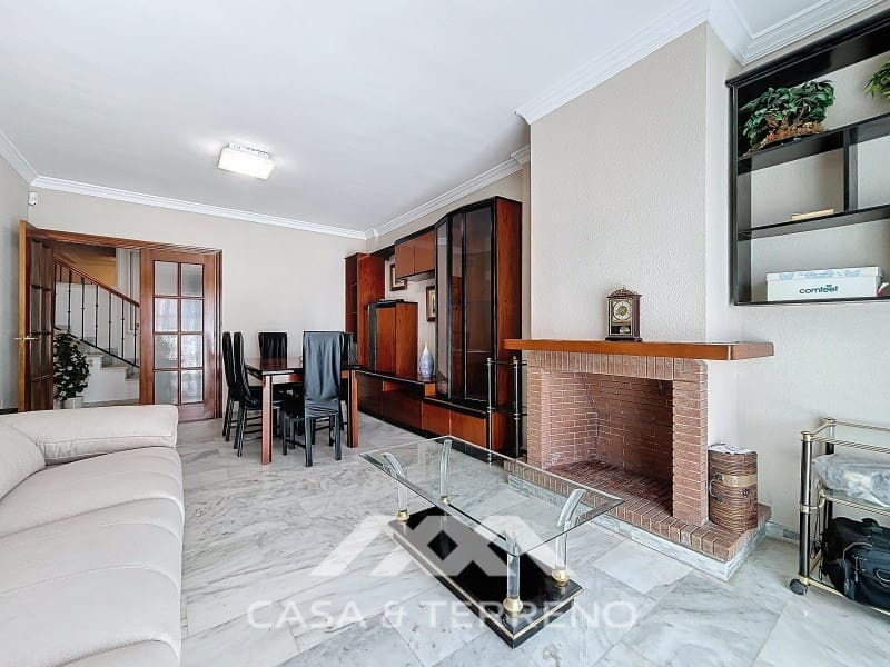 3 slaapkamer Halfvrijstaande villa te koop in Rincon de la Victoria met zwembad garage - € 563.000 (Ref: 8589315)