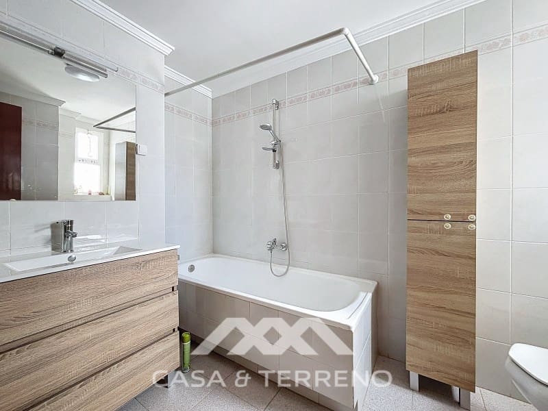 3 slaapkamer Halfvrijstaande villa te koop in Rincon de la Victoria met zwembad garage - € 563.000 (Ref: 8589315)