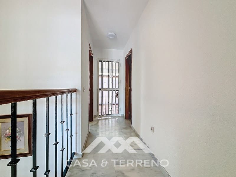 3 slaapkamer Halfvrijstaande villa te koop in Rincon de la Victoria met zwembad garage - € 563.000 (Ref: 8589315)