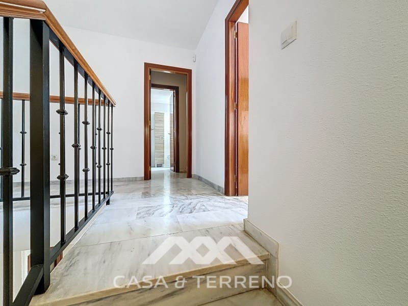 3 slaapkamer Halfvrijstaande villa te koop in Rincon de la Victoria met zwembad garage - € 563.000 (Ref: 8589315)