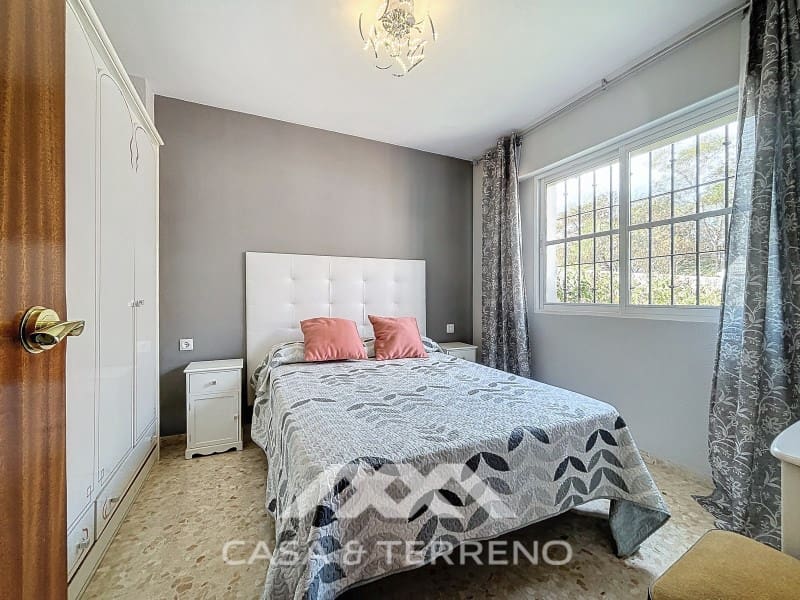 3 slaapkamer Halfvrijstaande villa te koop in Rincon de la Victoria met zwembad garage - € 563.000 (Ref: 8589315)