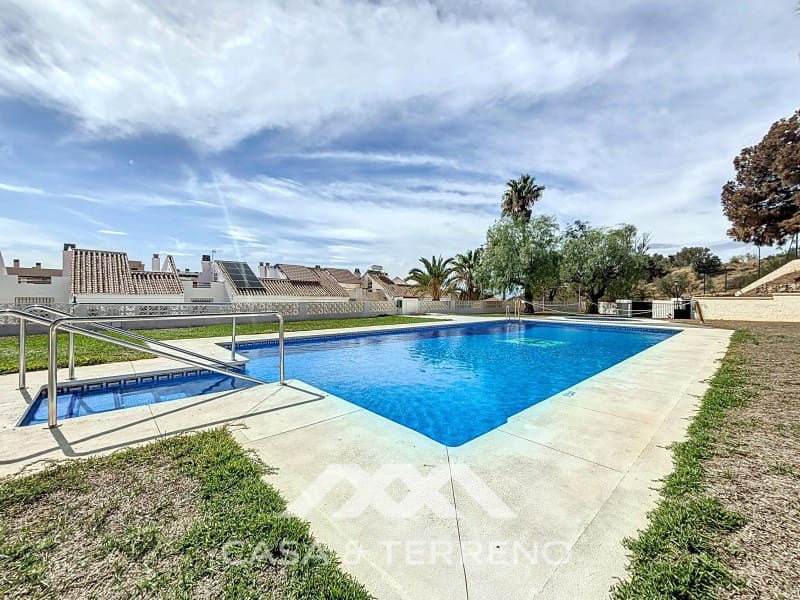 3 slaapkamer Halfvrijstaande villa te koop in Rincon de la Victoria met zwembad garage - € 563.000 (Ref: 8589315)