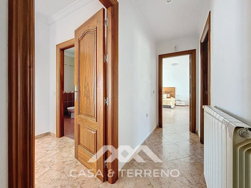 4 slaapkamer Villa te koop in Periana met zwembad garage - € 742.000 (Ref: 8589316)