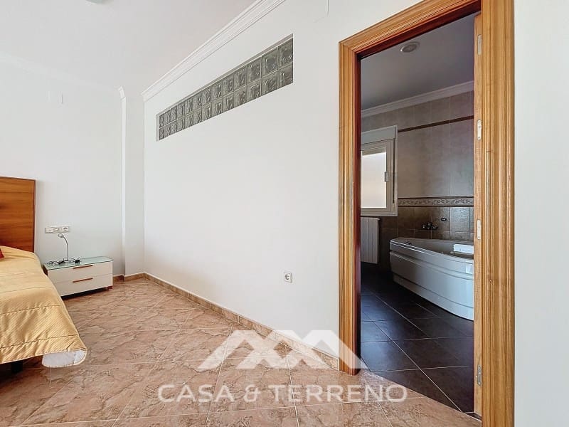 4 slaapkamer Villa te koop in Periana met zwembad garage - € 742.000 (Ref: 8589316)