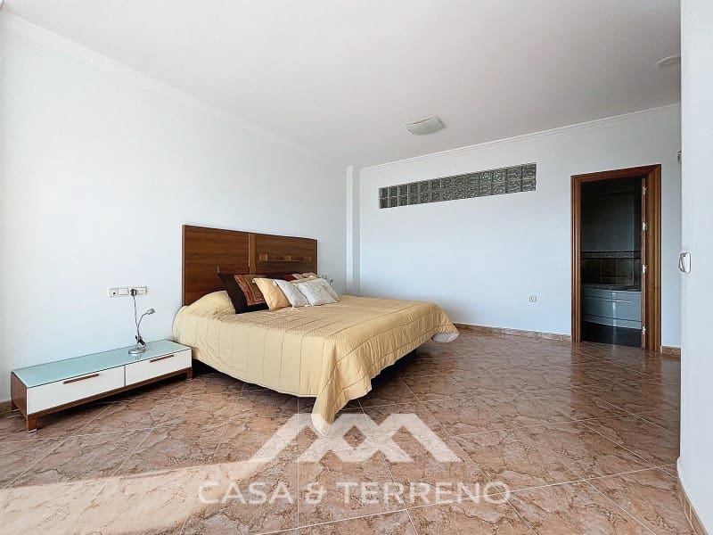 4 slaapkamer Villa te koop in Periana met zwembad garage - € 742.000 (Ref: 8589316)