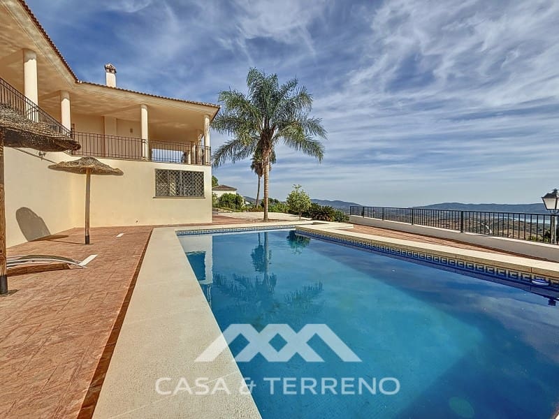 4 slaapkamer Villa te koop in Periana met zwembad garage - € 742.000 (Ref: 8589316)