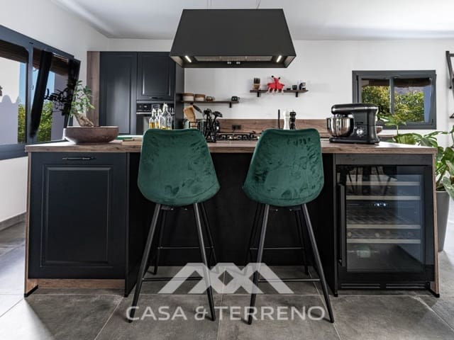 3 chambre Finca/Maison de Campagne à vendre à Vélez-Málaga avec garage - 1 225 000 € (Ref: 8589319)