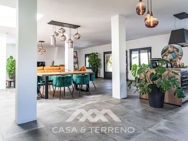 3 chambre Finca/Maison de Campagne à vendre à Vélez-Málaga avec garage - 1 225 000 € (Ref: 8589319)