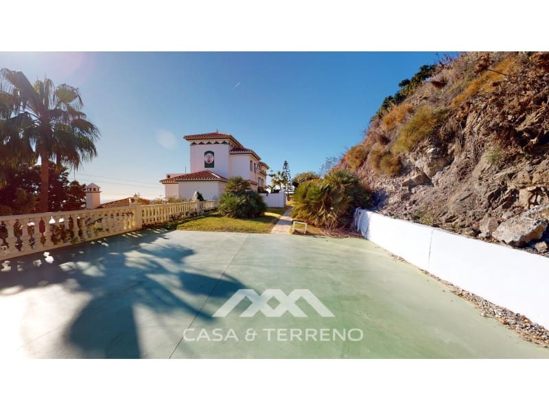 8 soveværelse Guesthouse/B & B til salg i Torrox-Costa med swimmingpool - € 1.200.000 (Ref: 8591728)