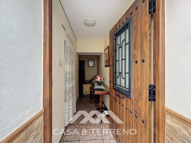 3 soverom Hus til salgs i Sayalonga - € 133 000 (Ref: 8634683)