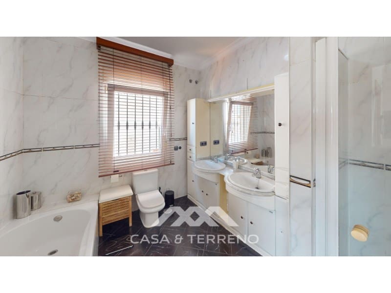 3 soverom Villa til salgs i Torre del Mar med svømmebasseng - € 850 000 (Ref: 8637105)