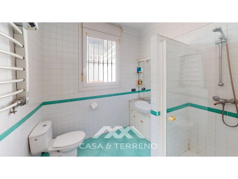 3 soverom Villa til salgs i Torre del Mar med svømmebasseng - € 850 000 (Ref: 8637105)