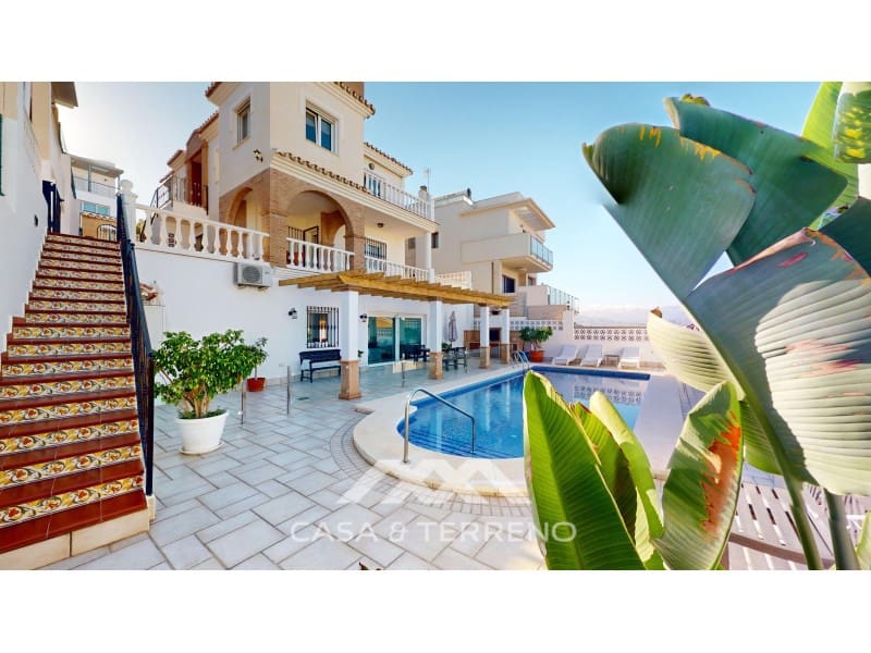 3 soverom Villa til salgs i Torre del Mar med svømmebasseng - € 850 000 (Ref: 8637105)